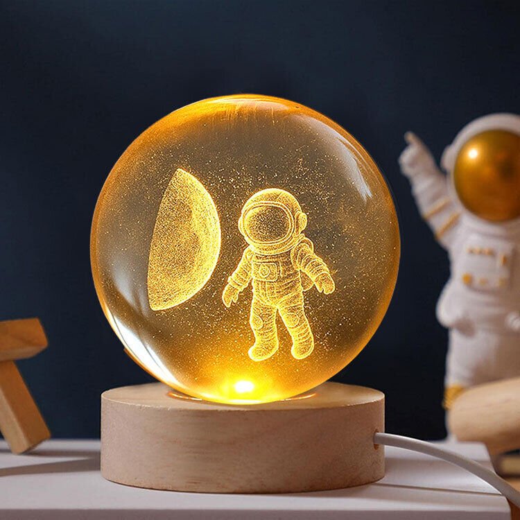 3D Uzay Işıklı Astronot Kristal Cam Küre