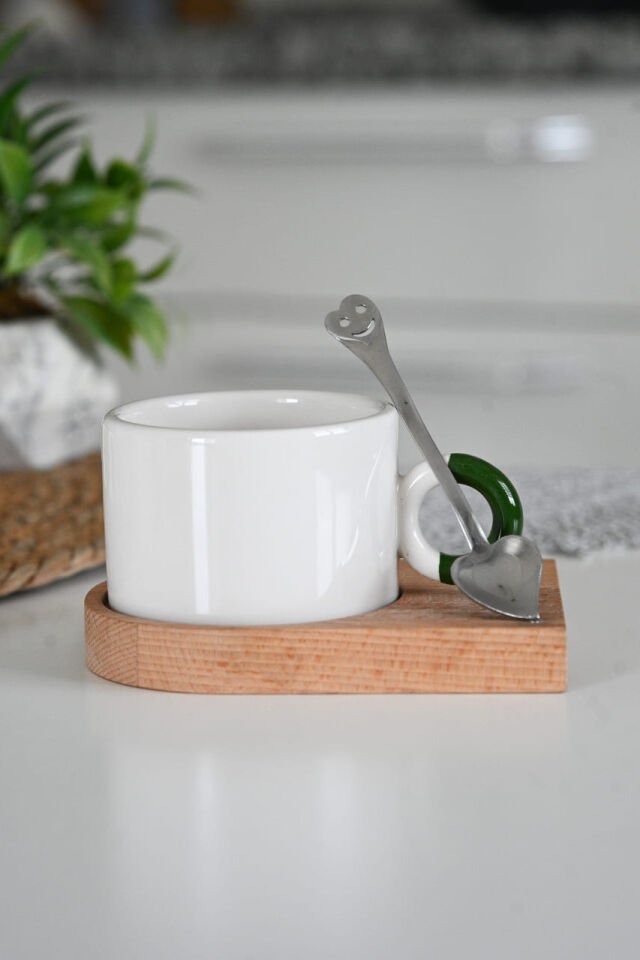 Kişiselleştirilebilir Ahşap Altlıklı Lüks Nescafe Fincanı YEŞİL