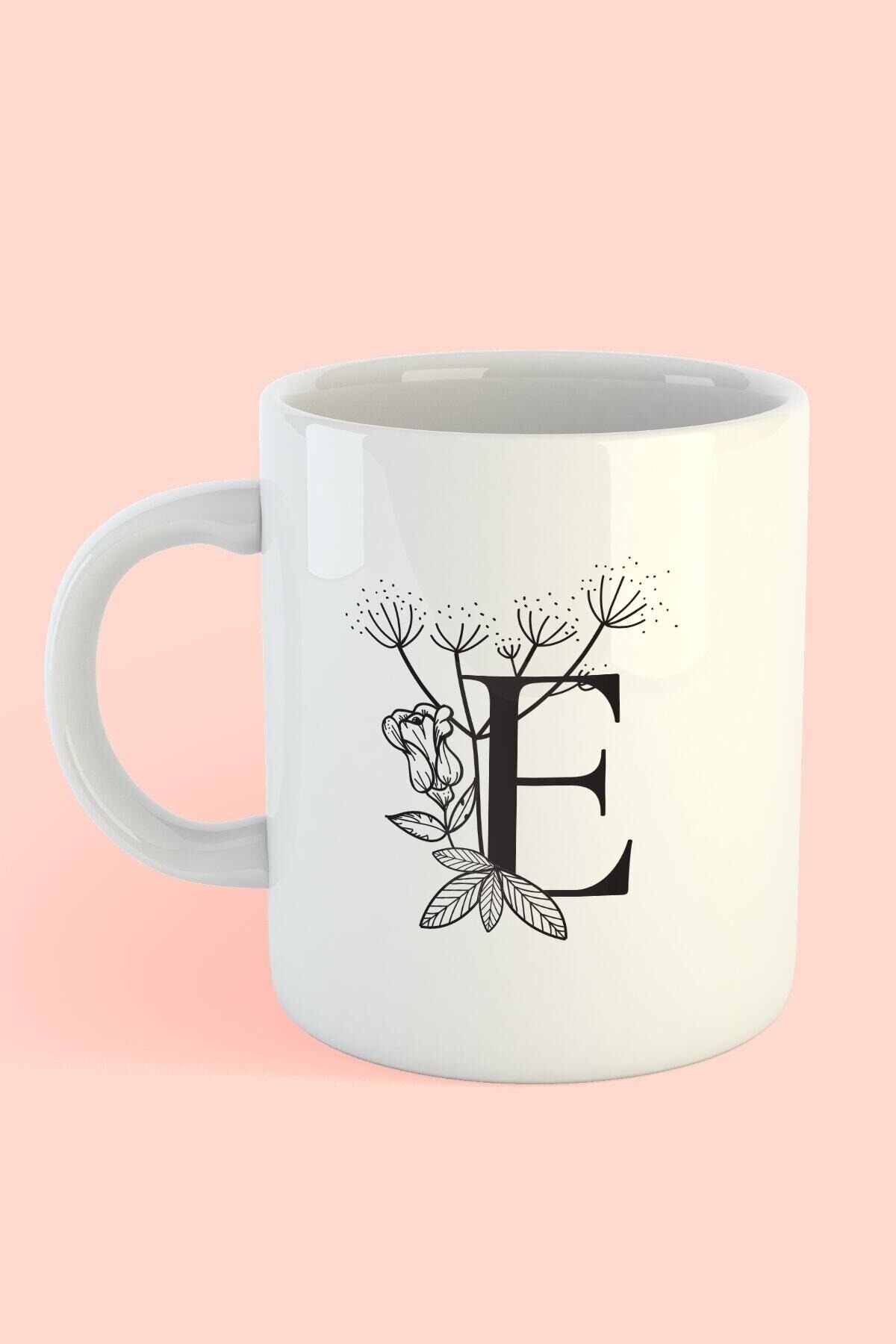 Estetik ve Kişisel: Baş Harf Tasarımlı Çiçek Desenli Minimalist Kupa