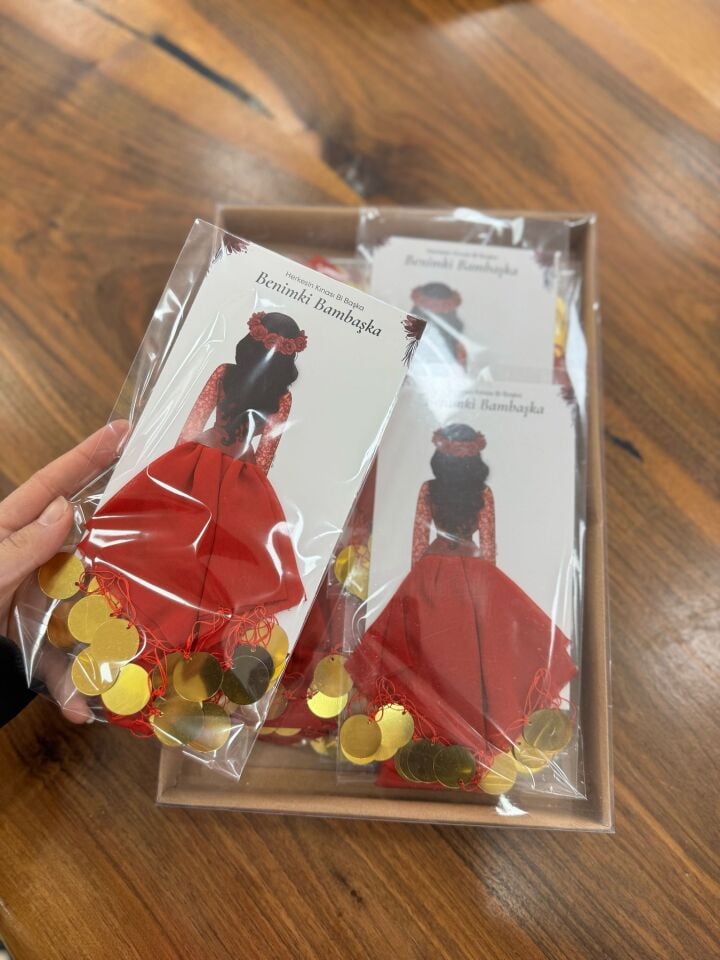 Kına Gecesi Tüllü Halay Mendili – Kişiye Özel Kartlı Konseptli 10'lu Paket KIRMIZI
